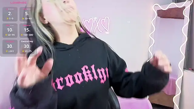 Malory tay1 online show from 12.03.25