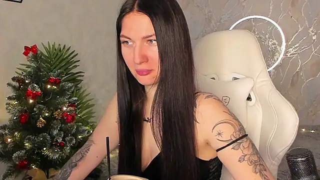 Snapshot of babyisperfect chatting on 12.23.25 babyisperfect online show from 12.23.25