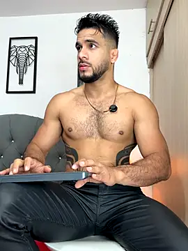 Snapshot of Maximiliano_ford chatting on 11.15.25 Maximiliano ford online show from 11.15.25