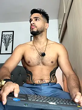 Snapshot of Maximiliano_ford chatting on 11.21.25 Maximiliano ford online show from 11.21.25