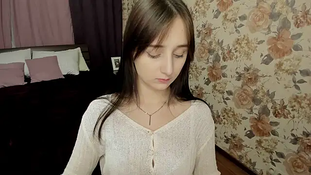 JulietMonli online show from 10.18.25