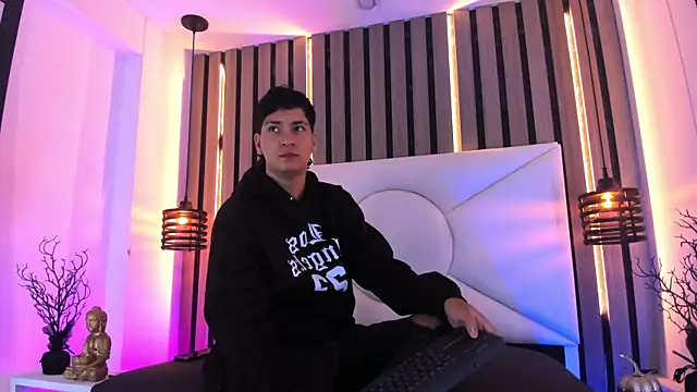 Jhojan twink online show from 10.30.25