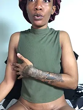 Snapshot of Miss__Mandy chatting on 11.30.25 Miss Mandy online show from 11.30.25