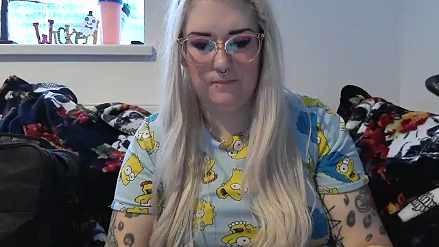 Snapshot of Sizzling_Indie36 chatting on 10.25.25 Sizzling Indie36 online show from 10.25.25