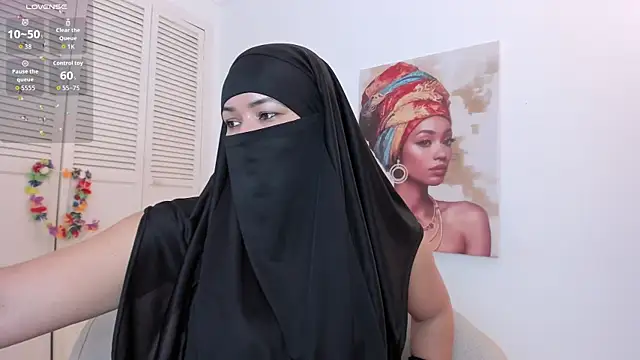 Layla arabelle online show from 10.24.25