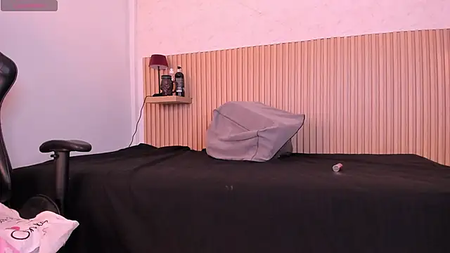 Layla arabelle online show from 07.01.26