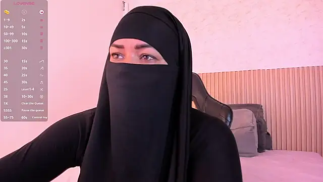 Layla arabelle online show from 07.14.26
