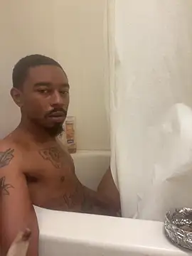 Snapshot of 9blk chatting on 11.23.25 9blk online show from 11.23.25