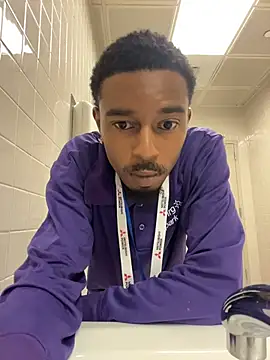 Snapshot of 9blk chatting on 03.08.26 9blk online show from 03.08.26