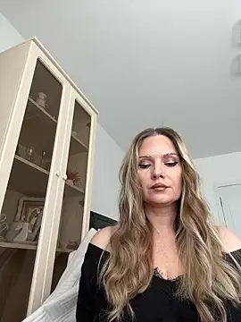 Snapshot of ANA_STA_S_ chatting on 04.28.26 ANA STA S online show from 04.28.26