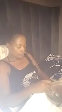 Snapshot of sexylira chatting on 03.20.25 sexylira online show from 03.20.25