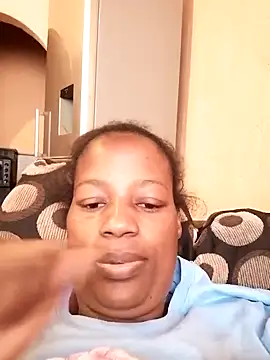 Snapshot of sexylira chatting on 09.25.25 sexylira online show from 09.25.25