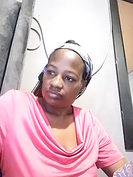 Snapshot of sexylira chatting on 10.15.25 sexylira online show from 10.15.25