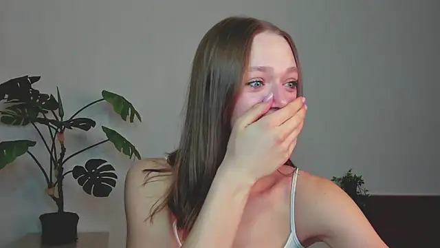 Snapshot of Sweet_Piece chatting on 04.11.26 Sweet Piece online show from 04.11.26