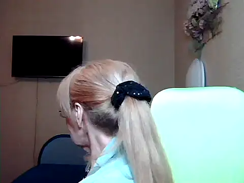 Snapshot of Margo_Sweety chatting on 03.19.25 Margo Sweety online show from 03.19.25