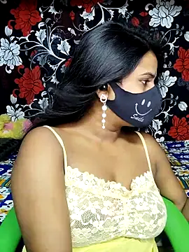 Snapshot of hotshilpa chatting on 10.27.25 hotshilpa online show from 10.27.25