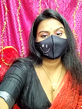 Snapshot of hotshilpa chatting on 11.20.25 hotshilpa online show from 11.20.25