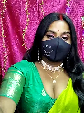 Snapshot of hotshilpa chatting on 12.16.25 hotshilpa online show from 12.16.25