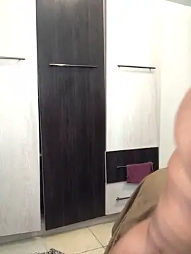 Snapshot of Elonelo chatting on 09.10.25 Elonelo online show from 09.10.25