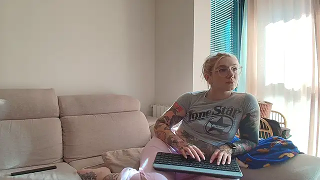 tattoobbgirl online show from 06.12.26