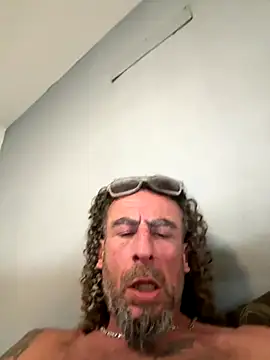 Snapshot of Coco-sarli chatting on 12.20.25 Coco-sarli online show from 12.20.25