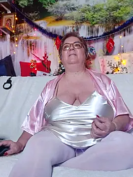 QueenPammy1 online show from 12.21.25