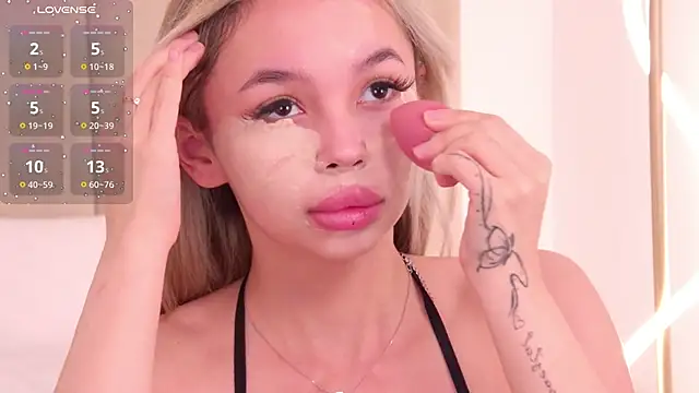 Snapshot of katyevance chatting on 12.05.25 katyevance online show from 12.05.25