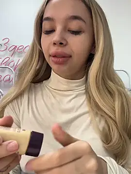 Snapshot of katyevance chatting on 02.10.26 katyevance online show from 02.10.26