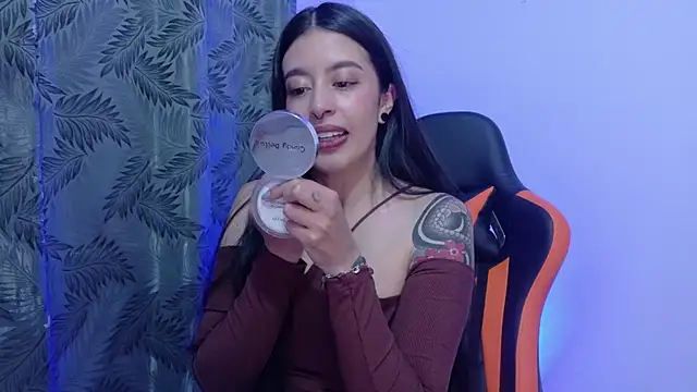 Snapshot of Misscarolsph chatting on 05.18.26 Misscarolsph online show from 05.18.26