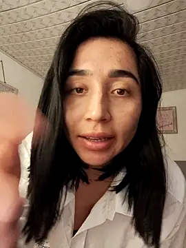 Elowyn online show from 10.26.25