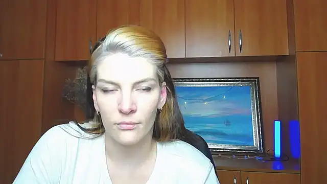 VanessaRey  online show from 02.21.26