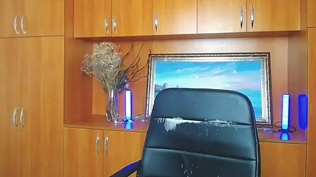 VanessaRey  online show from 02.22.26