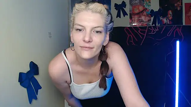 VanessaRey  online show from 04.10.26