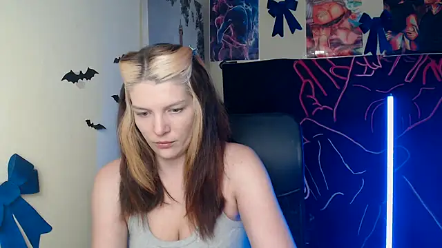 VanessaRey  online show from 04.26.26
