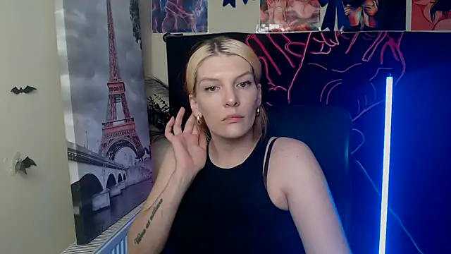 Snapshot of VanessaRey_ chatting on 05.04.26 VanessaRey online show from 05.04.26
