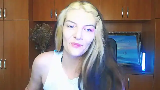 Snapshot of VanessaRey_ chatting on 06.14.26 VanessaRey online show from 06.14.26
