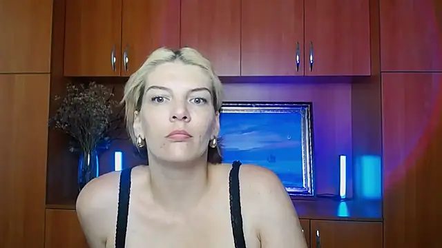VanessaRey  online show from 07.07.26