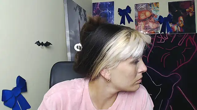 VanessaRey  online show from 07.30.26