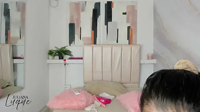 Snapshot of juliana_luque chatting on 11.30.25 juliana luque online show from 11.30.25