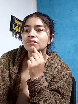 AlanaHotxx online show from 10.04.25