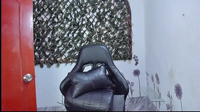 Sarahbrowm  online show from 09.25.25