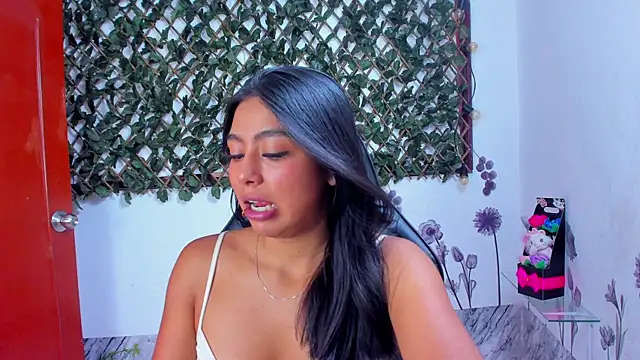 Sarahbrowm  online show from 11.10.25