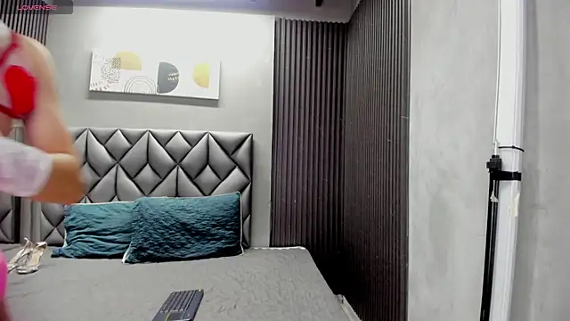 Snapshot of Andrew_Taylor09 chatting on 11.26.25 Andrew Taylor09 online show from 11.26.25