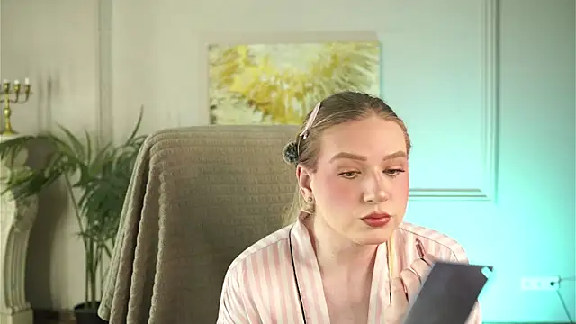 Snapshot of Jes_Solar chatting on 06.24.26 Jes Solar online show from 06.24.26