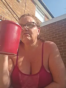 MissQueenBeex online show from 06.25.26