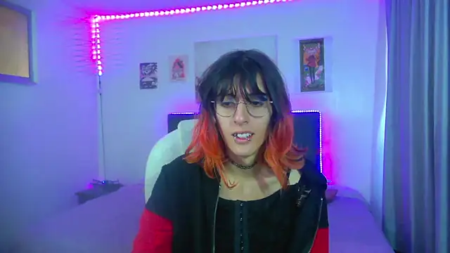 Snapshot of goth_minerva chatting on 05.09.26 goth minerva online show from 05.09.26