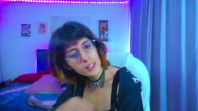 Snapshot of goth_minerva chatting on 05.27.26 goth minerva online show from 05.27.26