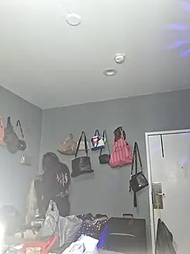 Snapshot of ItsBarbieBitcxxxx69 chatting on 11.06.25 ItsBarbieBitcxxxx69 online show from 11.06.25