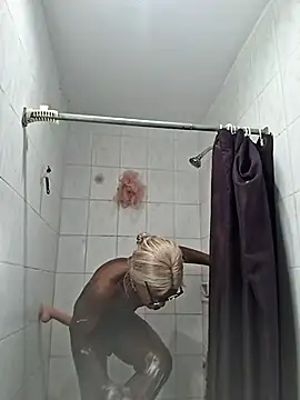 Snapshot of ItsBarbieBitcxxxx69 chatting on 11.20.25 ItsBarbieBitcxxxx69 online show from 11.20.25