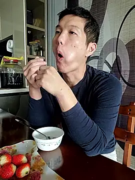 Snapshot of woonee827372 chatting on 11.23.25 woonee827372 online show from 11.23.25